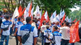 Ribuan buruh demo (foto.ist)