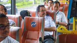 Wakil Gubernur Jakarta Rano Karno di Bus Transjakarta (foto. ist)