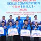 Wamenaker Afriansyah Noor Indonesia bersama pemenang Skills Competition (InaSkills) 2026 (foto. kemnaker)